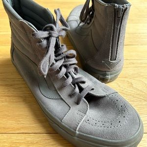 Men’s size 10.5 Vans Mono SK8 hi-top sneaker